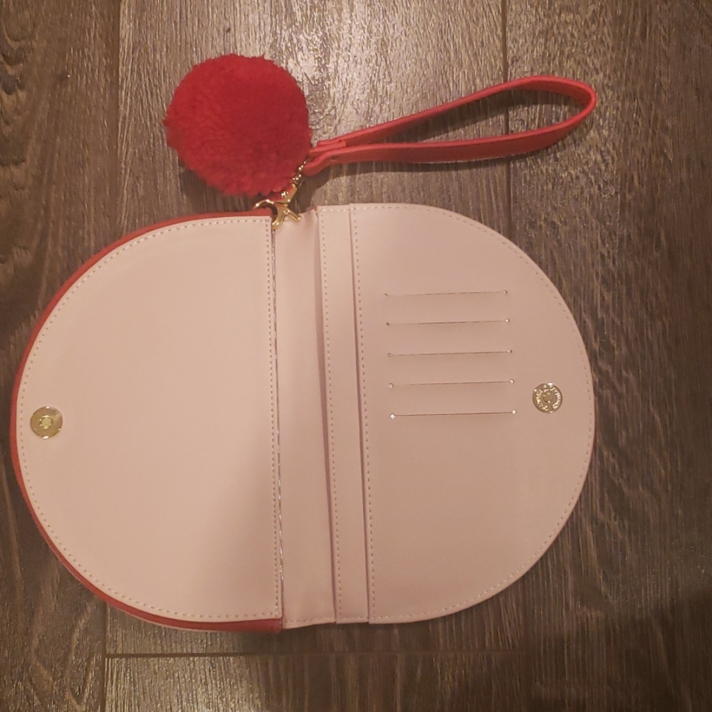 Beautiful RED Bandõ Wristlet Clutch - Picture 3 of 10